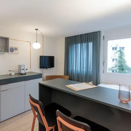 Alpenblick - Kind Of A Hotell Bern